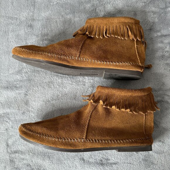 Minnetonka Women’s 283 Suede Fringe Moccasin Ankle Boots Size 10 Brown Boho - Picture 5 of 12